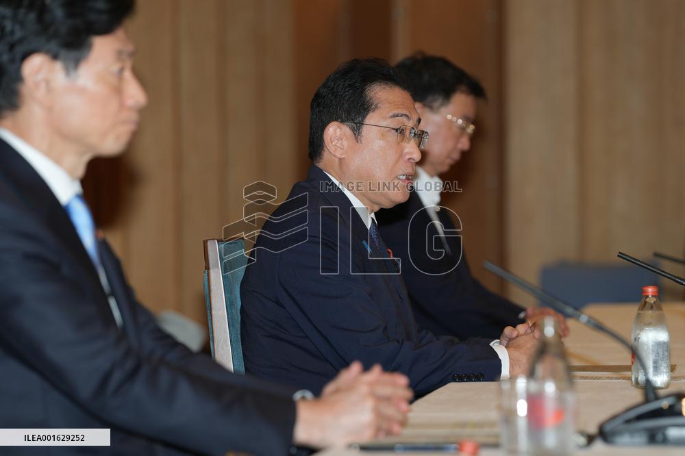 JAPAN-TOKYO-PM-FISHERIES FEDERATION-RADIOACTIVE WASTEWATER-MEETING