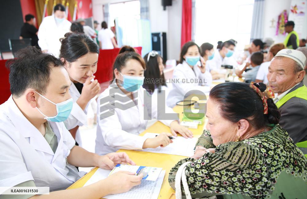 CHINA-XINJIANG-MEDICAL AID (CN)