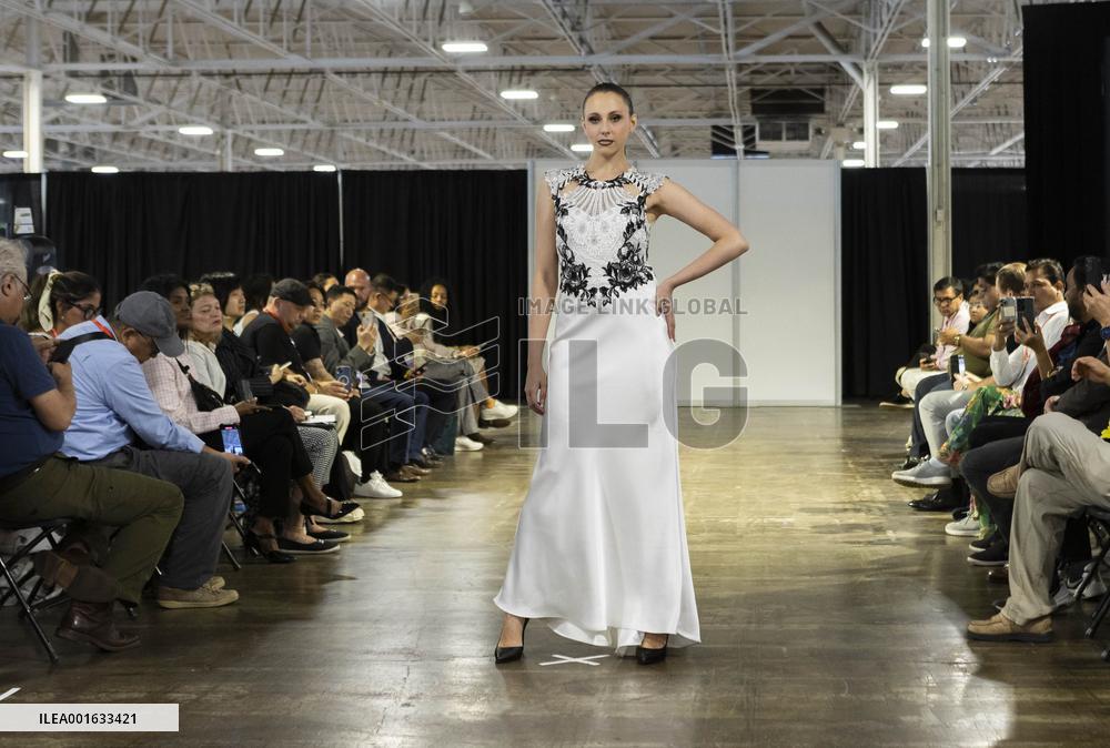 CANADA-TORONTO-APPAREL TEXTILE SOURCING TRADE SHOW-CHINESE BRANDS-FASHION SHOW