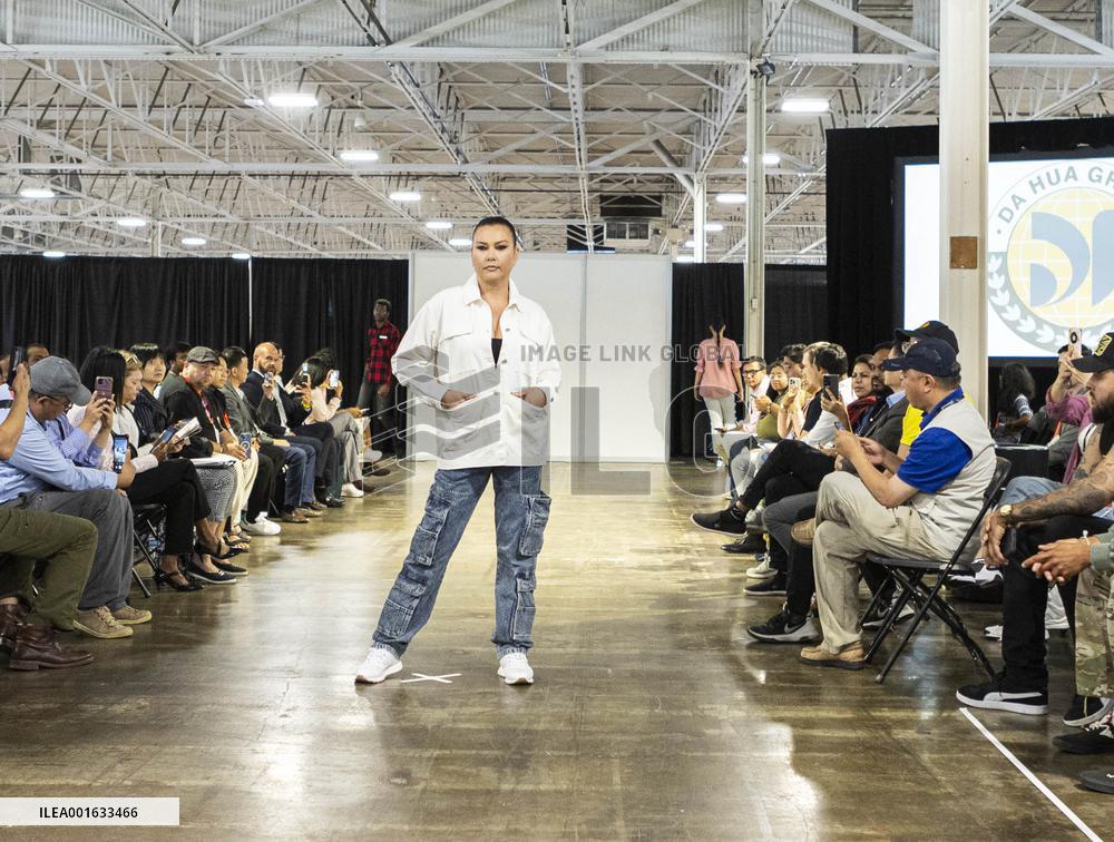 CANADA-TORONTO-APPAREL TEXTILE SOURCING TRADE SHOW-CHINESE BRANDS-FASHION SHOW