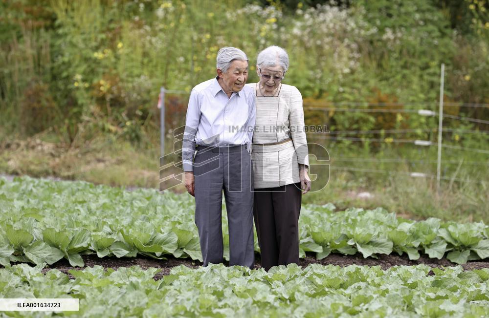 Former Japan emperor, empress in Karuizawa
