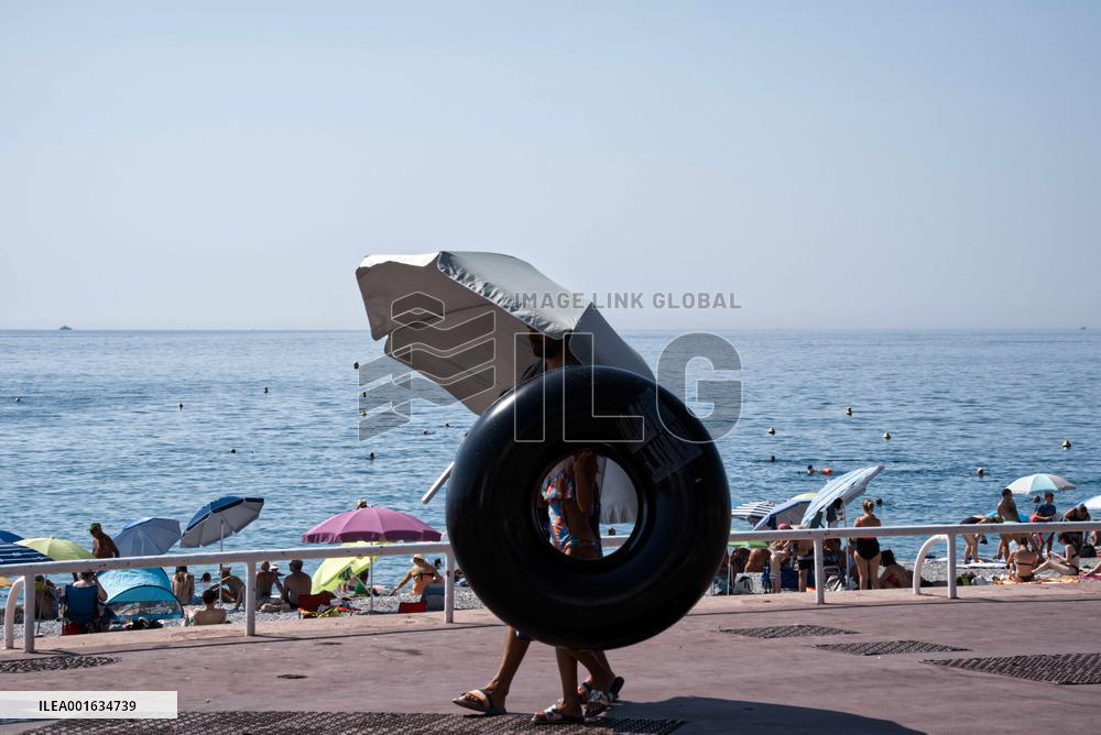 FRANCE-NICE-DAILY LIFE-HEATWAVE
