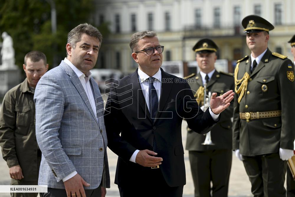Finnish Prime Minister Petteri Orpo visits Ukraine