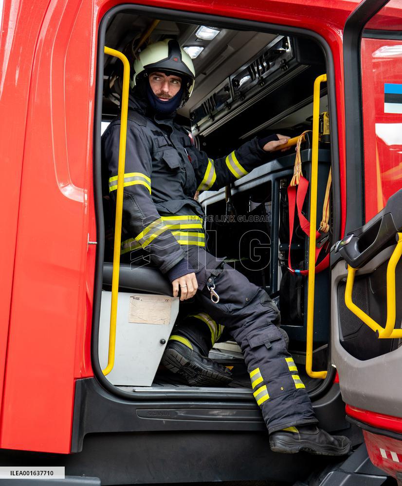 Competition for rescue workers