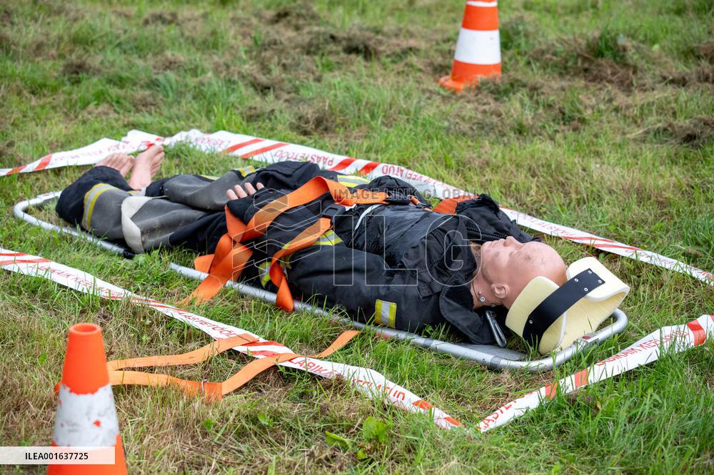 Competition for rescue workers