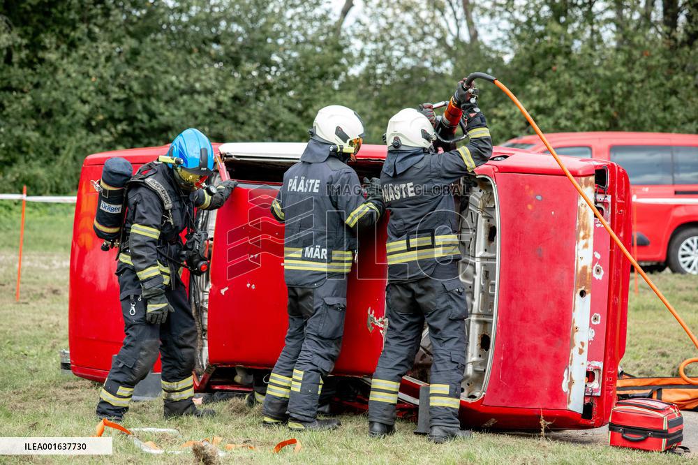 Competition for rescue workers