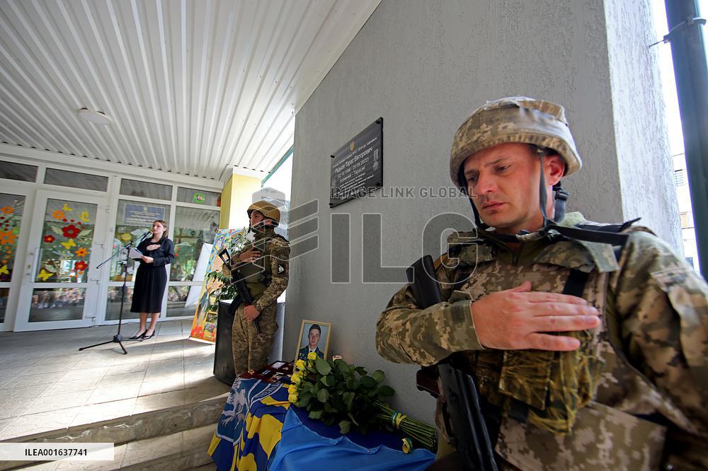 Memorial plaque for Ukrainian military pilot Taras Redkin in Kharkiv