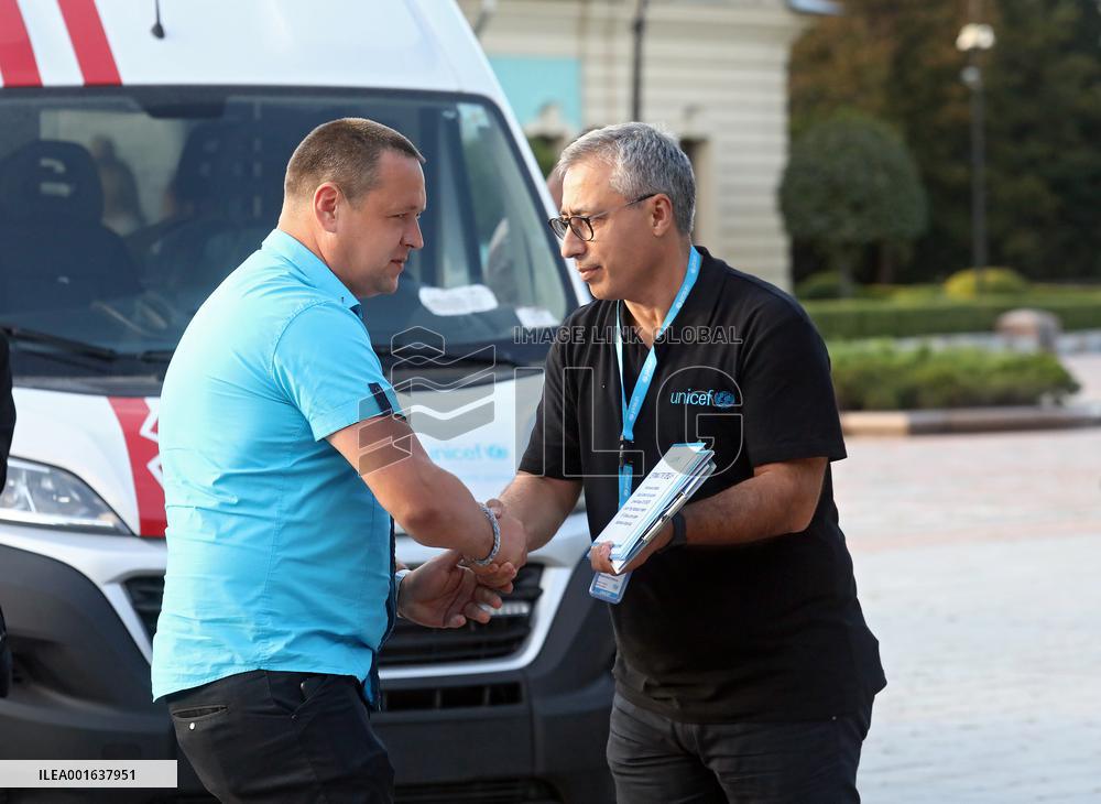 Ukraine gets 20 neonatal ambulances delivered by UNICEF