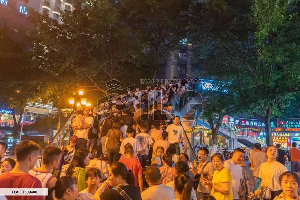 Night Consumption Popular in Chongqing