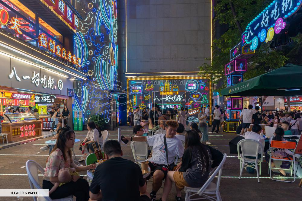 Night Consumption Popular in Chongqing