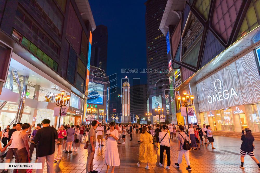 Night Consumption Popular in Chongqing