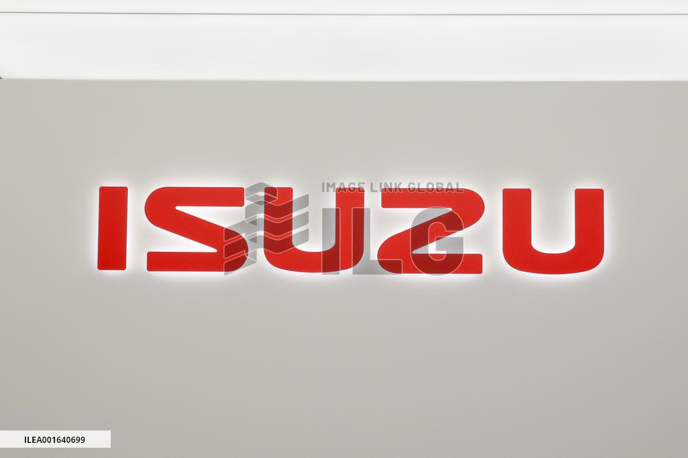 Isuzu Motors signage and logo