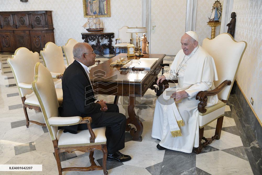 Pope Francis In Private Audience - Vatican