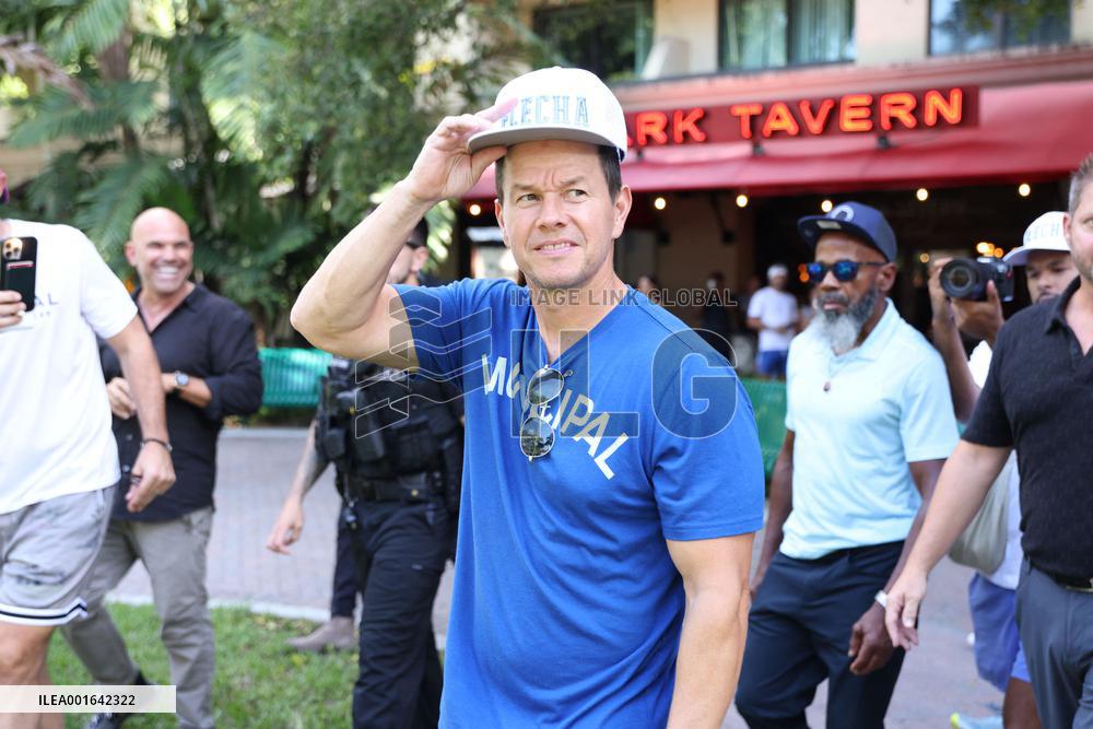 Mark Wahlberg spotted at Roccos Tacos Delray Beach
