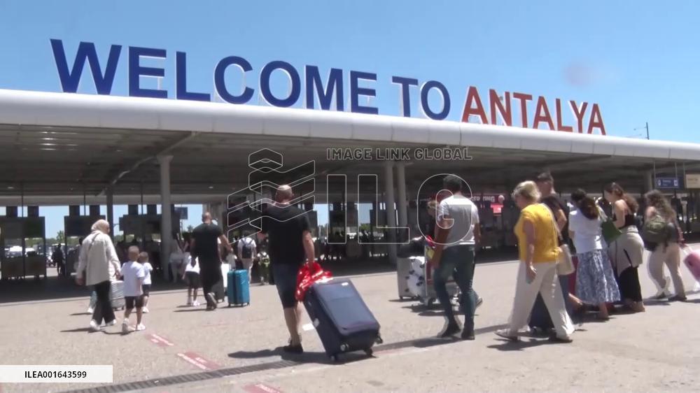 Foreign tourist arrivals in Türkiye's Antalya tops 10 million