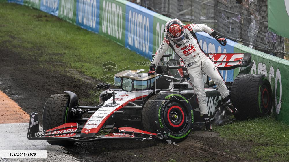 Kevin Magnussen Onboard Crash Dutch GP Practice