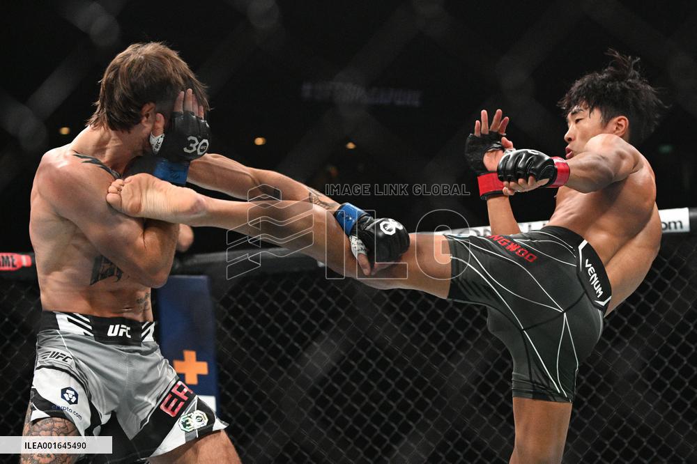 (SP)SINGAPORE-UFC FIGHT NIGHT-MEN'S FEATHERWEIGHT BOUT