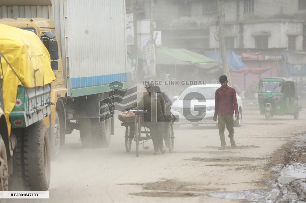 Dhaka Blanketed In Dust - Bangladesh