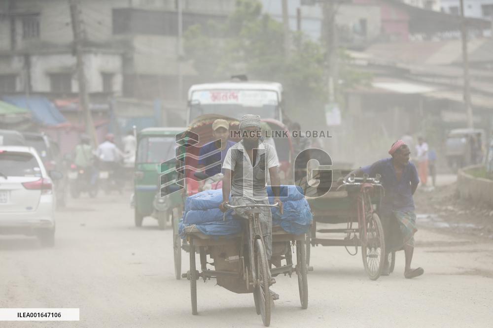Dhaka Blanketed In Dust - Bangladesh