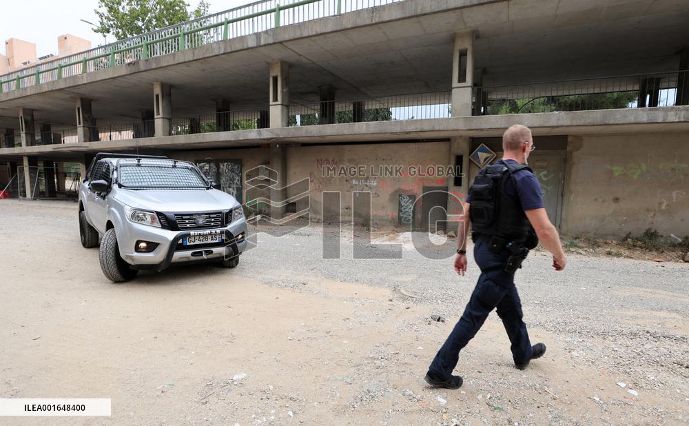 The CRS 8 in The "Cité of Pissevin" in Nimes after 2 dead in drug violence.
