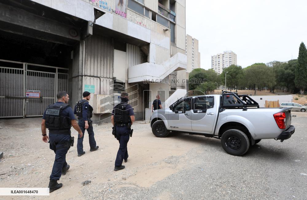 The CRS 8 in The "Cité of Pissevin" in Nimes after 2 dead in drug violence.