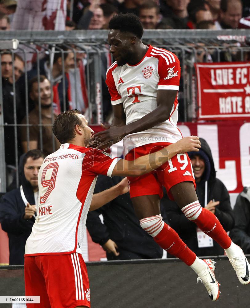 (SP)GERMANY-MUNICH-FOOTBALL-BUNDESLIGA-BAYERN MUNICH VS AUGSBURG