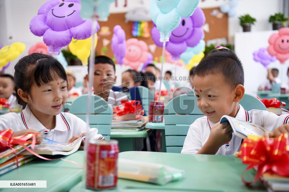 CHINA-XINJIANG-URUMQI-SCHOOL-NEW SEMESTER (CN)