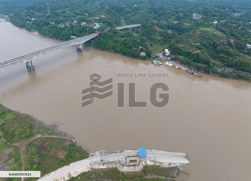 CHINA-SICHUAN-MINJIANG RIVER-VEHICLE FERRY-END (CN)