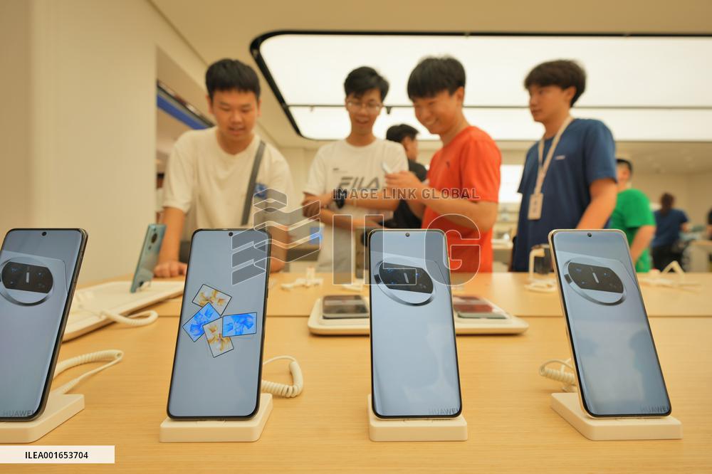 2023 Q2 China Smartphone Sales Declined