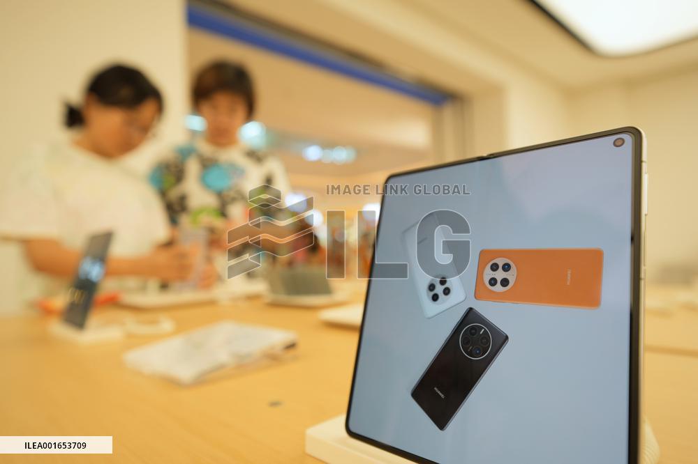 2023 Q2 China Smartphone Sales Declined