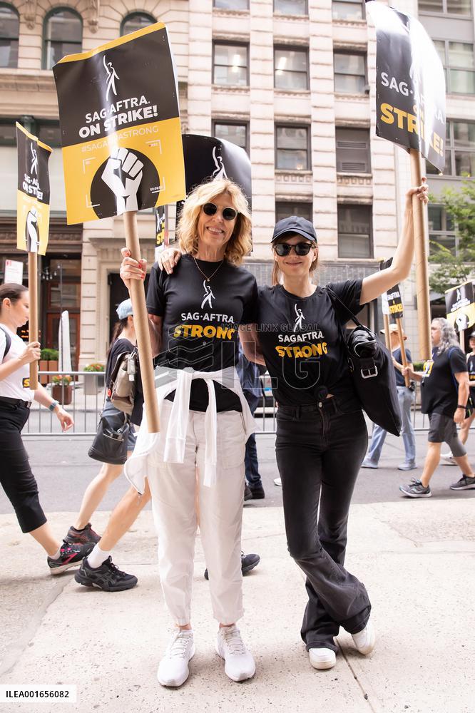 Celebs Join SAG-AFTRA Picket Line - NYC
