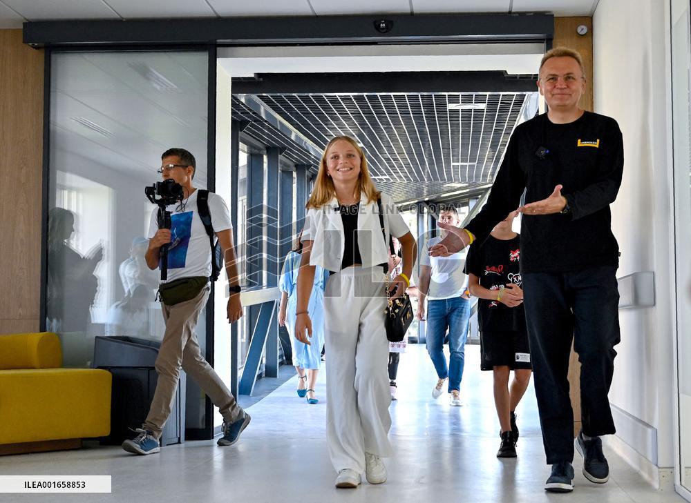 Stepanenko family back in Ukraine after year-long rehabilitation in USA