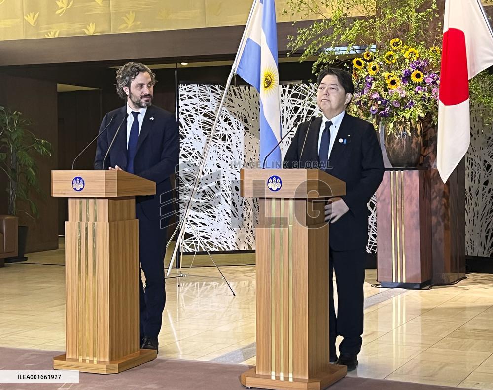 Japan, Argentina foreign ministers