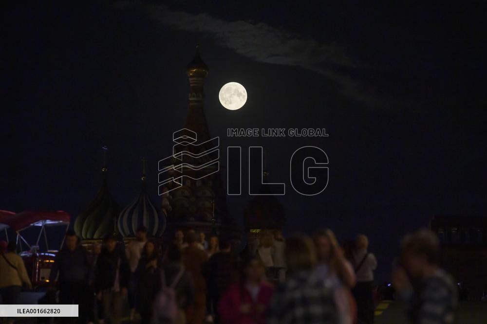 RUSSIA-MOSCOW-FULL MOON