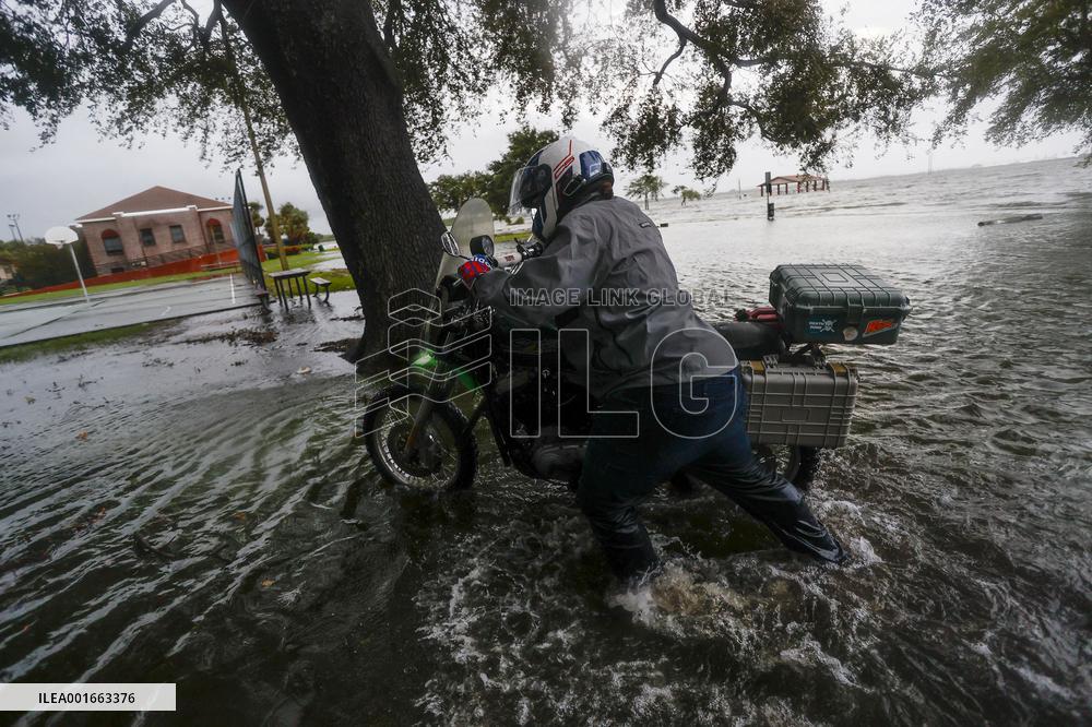 Hurricane Idalia Slams Into Florida