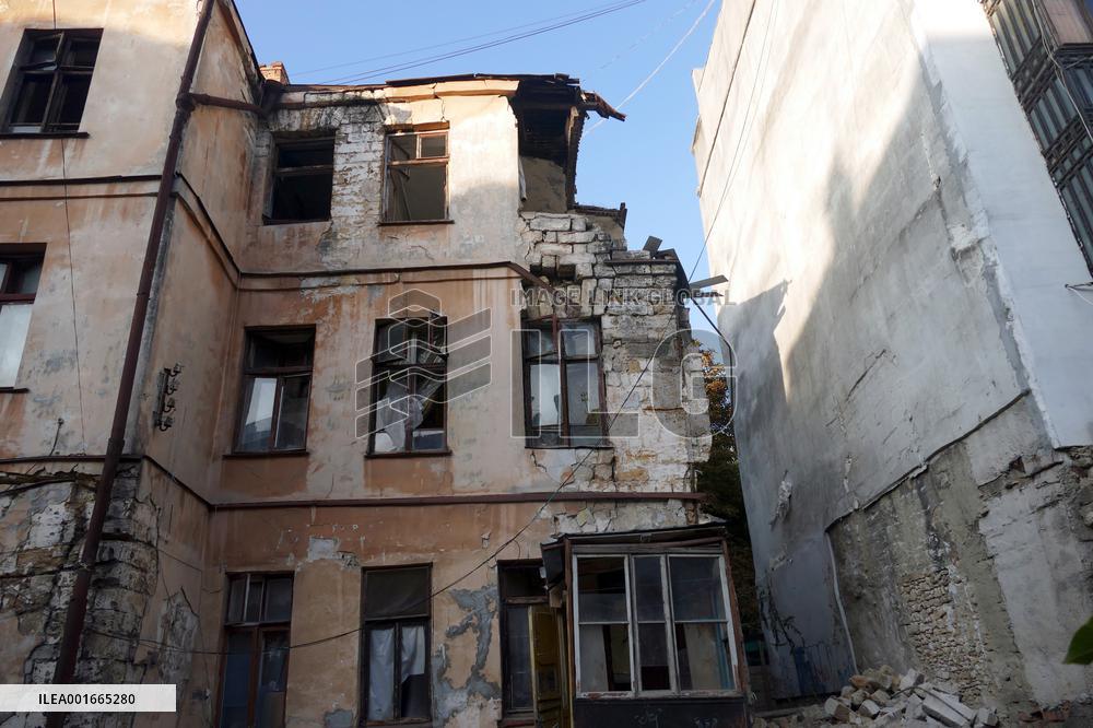 Residential building wall collapses in Odesa