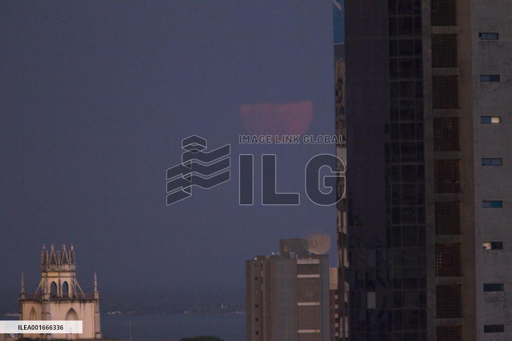 Supermoon Rises Over Maracaibo - Venezuela