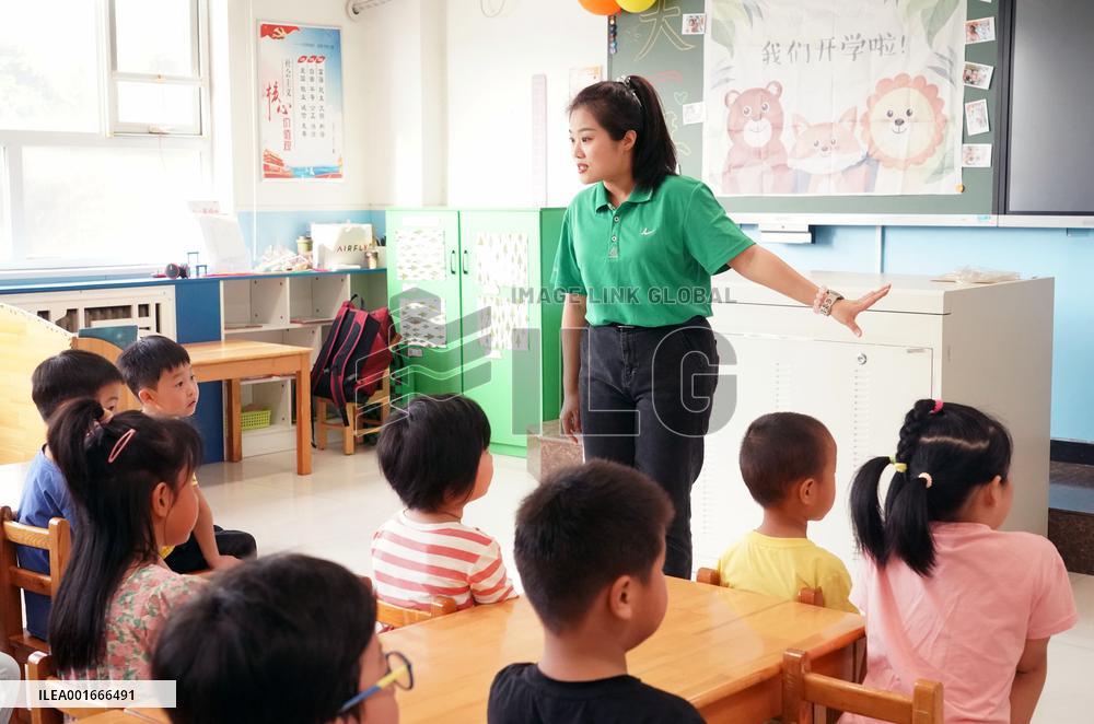 Xinhua Headlines: New school semester kicks off in China's flood-ravaged regions