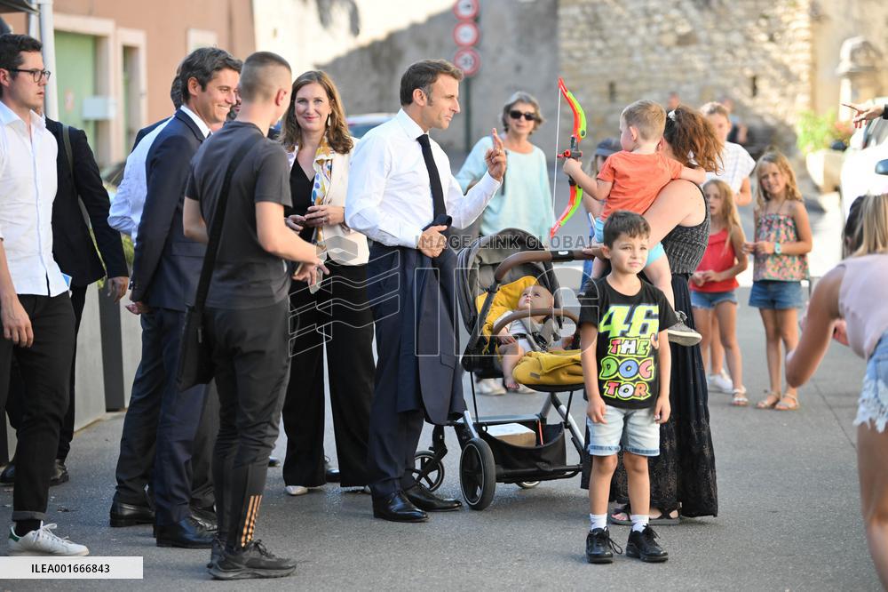 President Macron During A Trip On Vocational High School Reform - Baumes-De-Venise