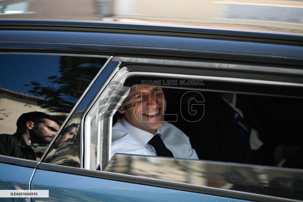 President Macron During A Trip On Vocational High School Reform - Baumes-De-Venise