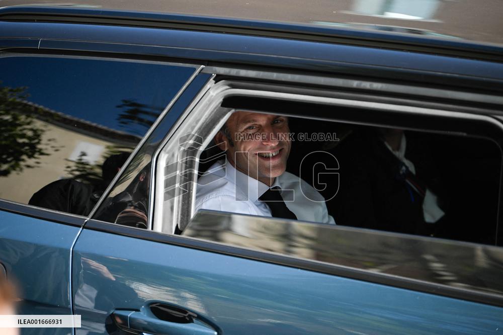 President Macron During A Trip On Vocational High School Reform - Baumes-De-Venise
