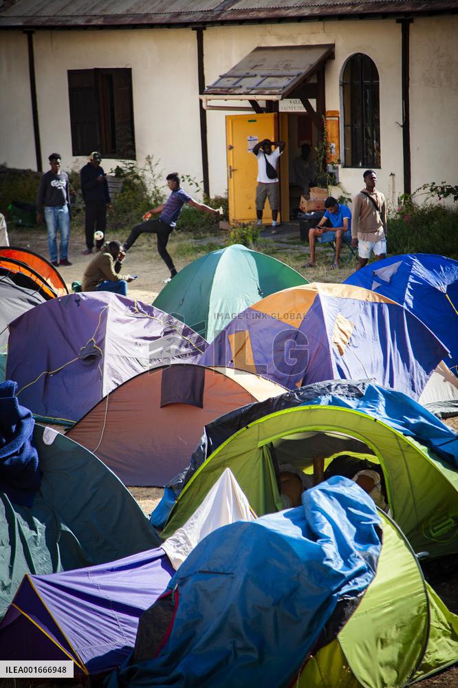 Refugee Camp - Briancon