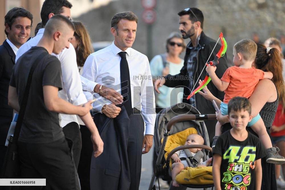President Macron During A Trip On Vocational High School Reform - Baumes-De-Venise