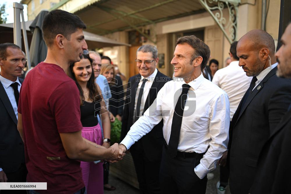 President Macron During A Trip On Vocational High School Reform - Baumes-De-Venise