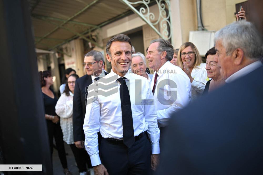 President Macron During A Trip On Vocational High School Reform - Baumes-De-Venise