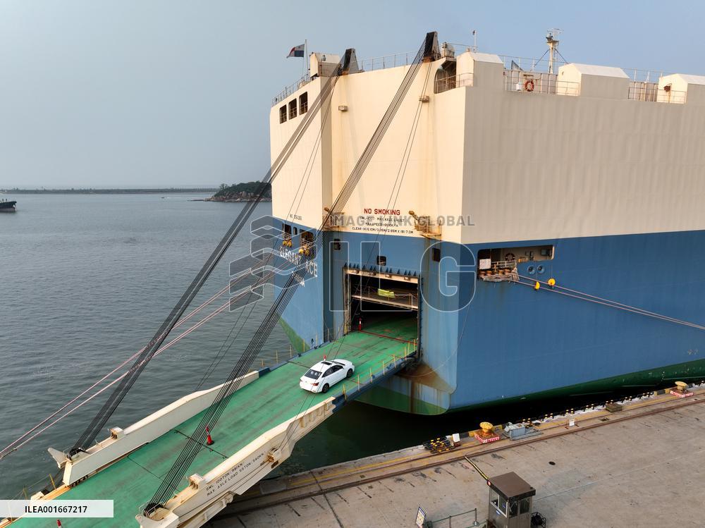 Vehicles Export in Lianyungang Port