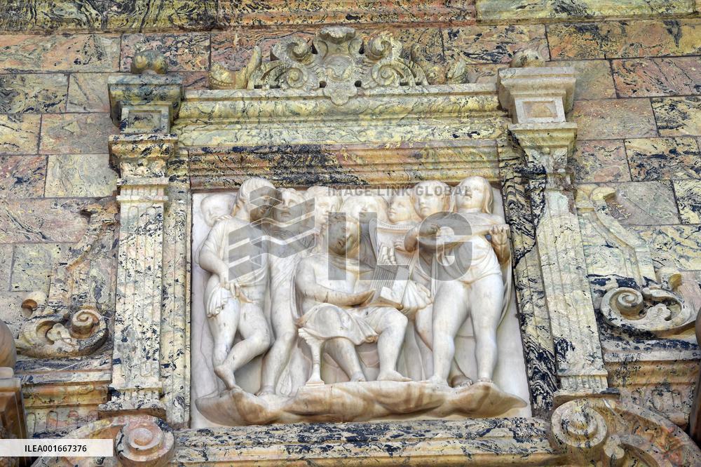 IRAN-TEHRAN-SAAD ABAD MUSEUM COMPLEX