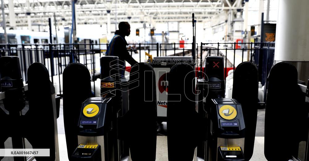 BRITAIN-LONDON-RAIL WORKERS-STRIKES