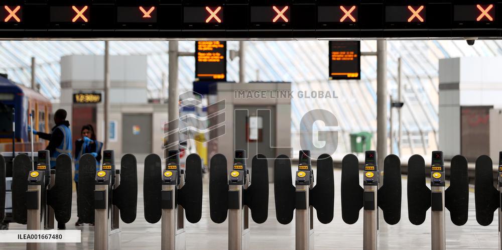 BRITAIN-LONDON-RAIL WORKERS-STRIKES