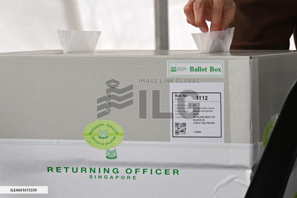 SINGAPORE-PRESIDENTIAL ELECTION-VOTING
